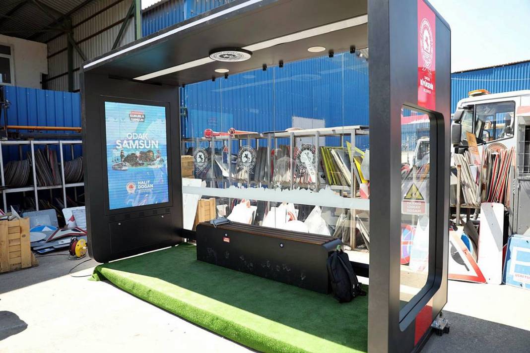 Otobüs beklemek hiç bu kadar 'cool' olmamıştı! Samsun'a dijital duraklar geliyor 8